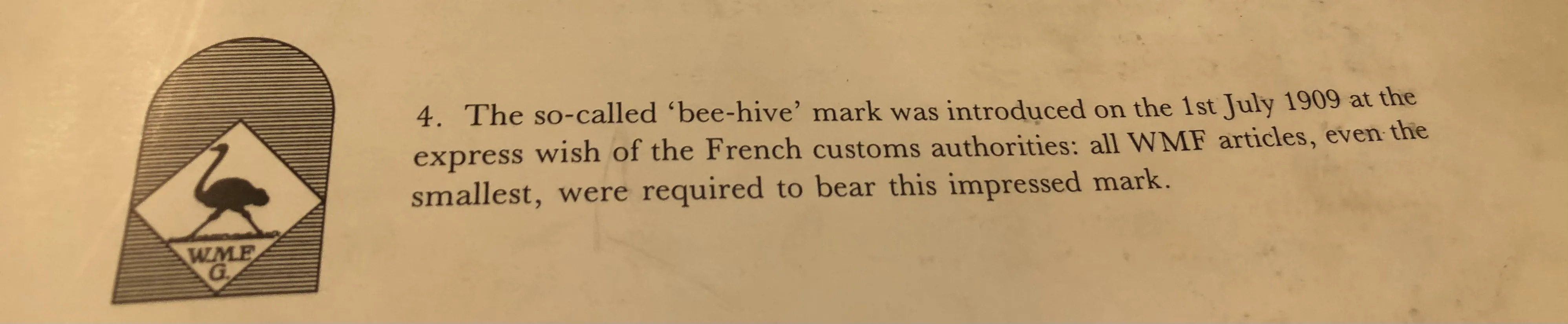प्राचीन WMF जग, शास्त्रीय डिजाइन, तटस्थ पृष्ठभूमि पर।