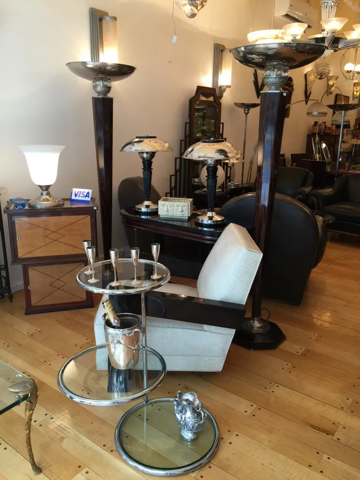 アンティークシャンパンクーラーWMFのエレガントなディテール、心地よい設定