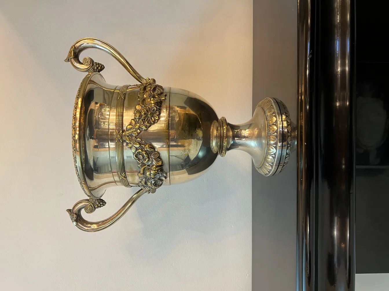 deux seaux à champagne anciens avec décoration florale