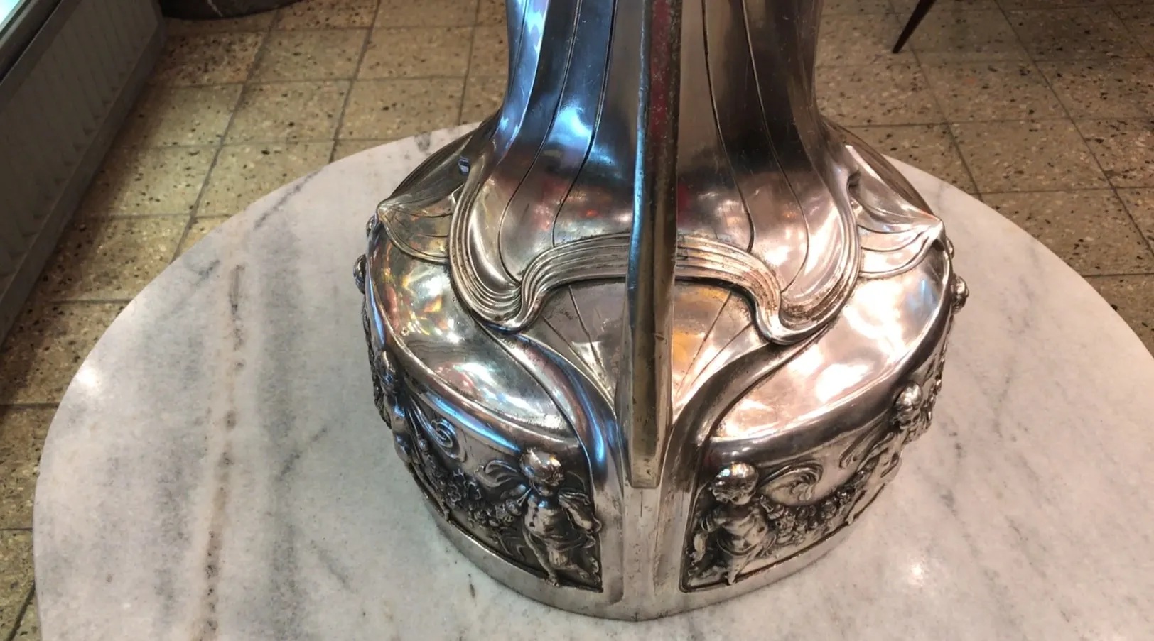 2 antike Champagnerkühler WMF mit dekorativem Design