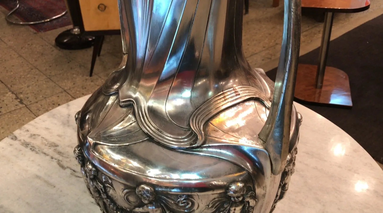 两个古董香槟碗WMF，具有细致的设计