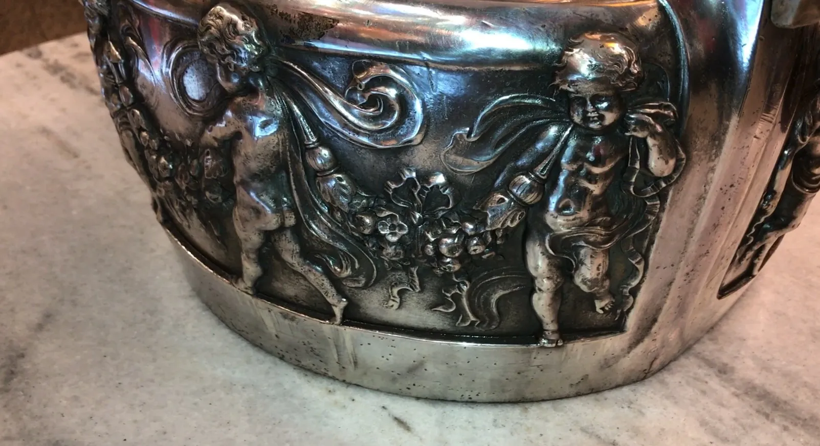 2 مبردات شمبانيا عتيقة wmF بتفاصيل مزخرفة