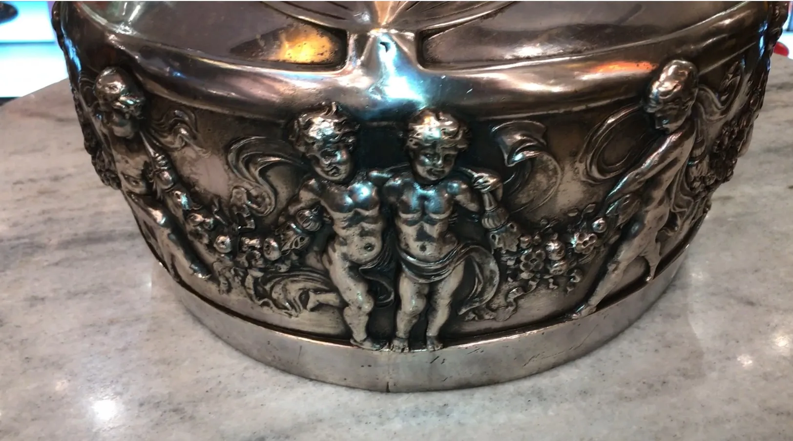 2 seaux à champagne WMF antiques avec détails décoratifs