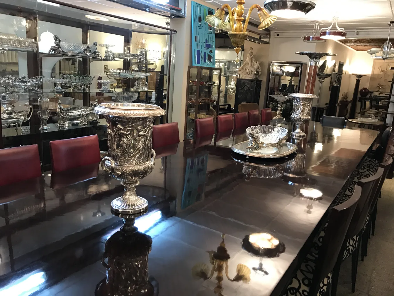 Ensemble de 2 seaux à champagne antiques wmf dans un décor élégant