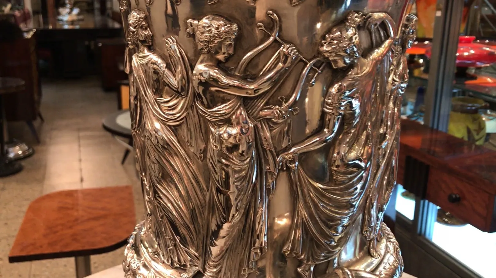 2 antike Champagnerkühler WMF mit Figurenrelief