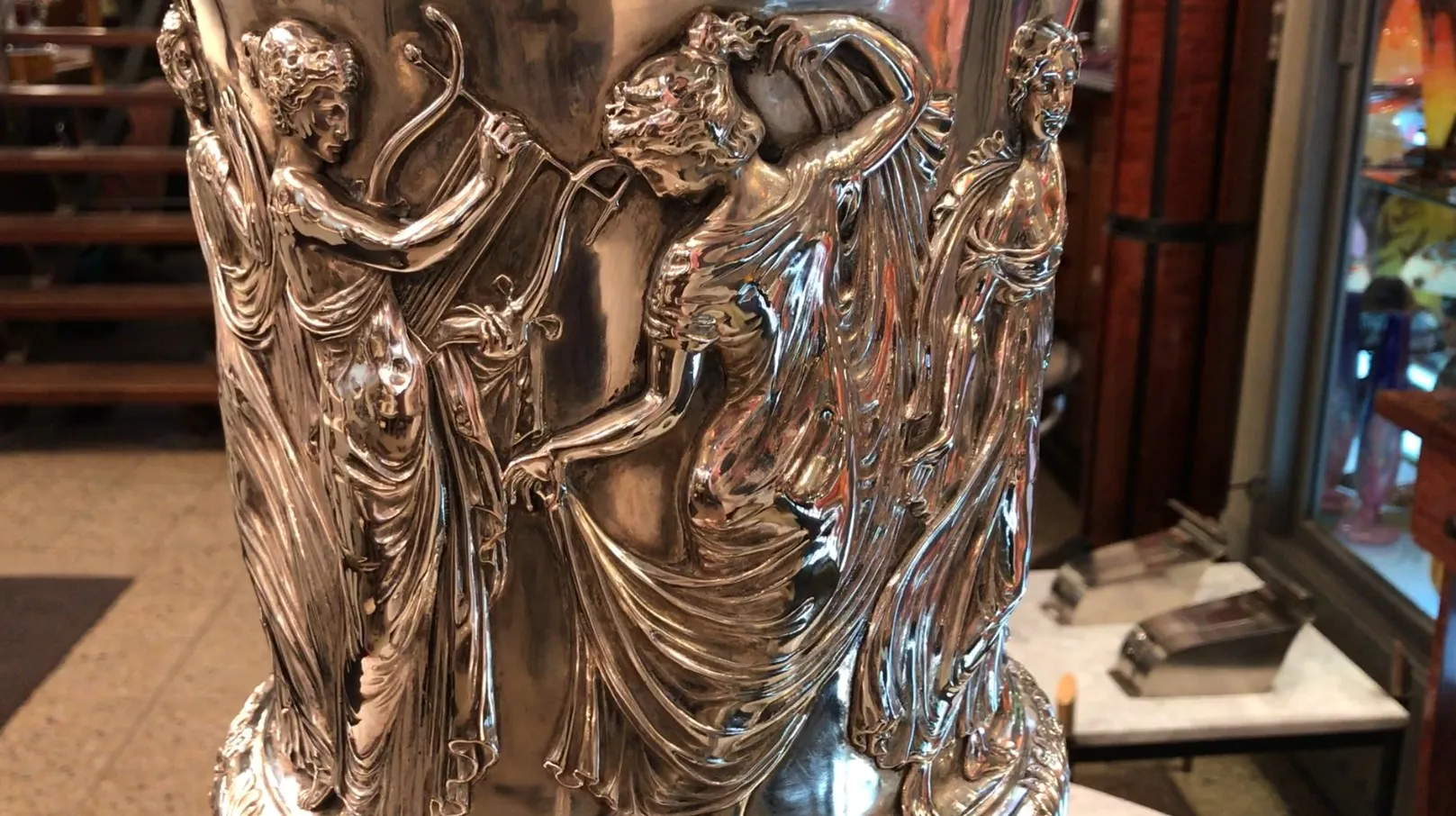 पुरातनता के साथ शैम्पेन कूलर wmfs सुंदर सजावट