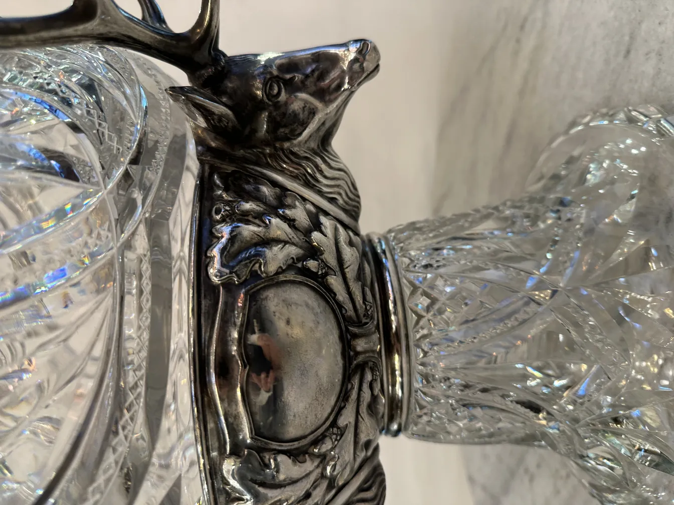 Bol à punch ancien WMF avec design délicat et détails complexes.