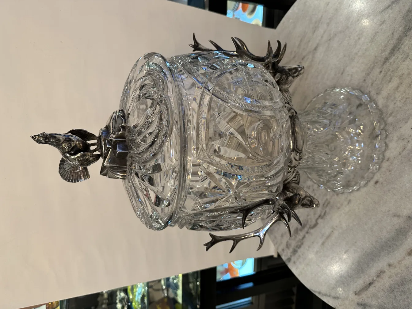 antike bowle wmf verziert mit handwerklichen Motiven, mit Deckel und Tiermotiven