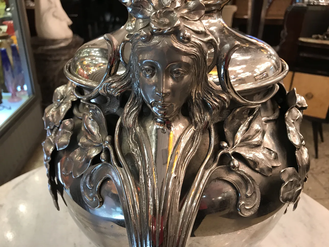 Bol à punch ancien WMF avec détails décoratifs et visage