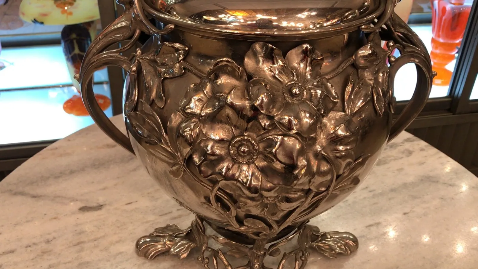 Ciotola da punch wmfd antica con design elegante e fiori decorativi, perfetta per eventi