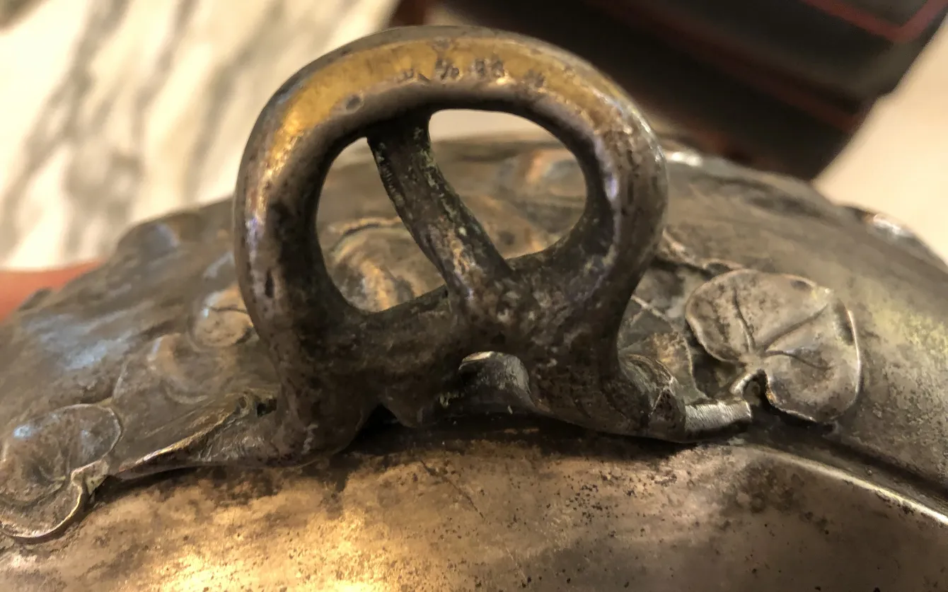 Antike WMF-Bowle mit dekorativem, detailliertem Griff.