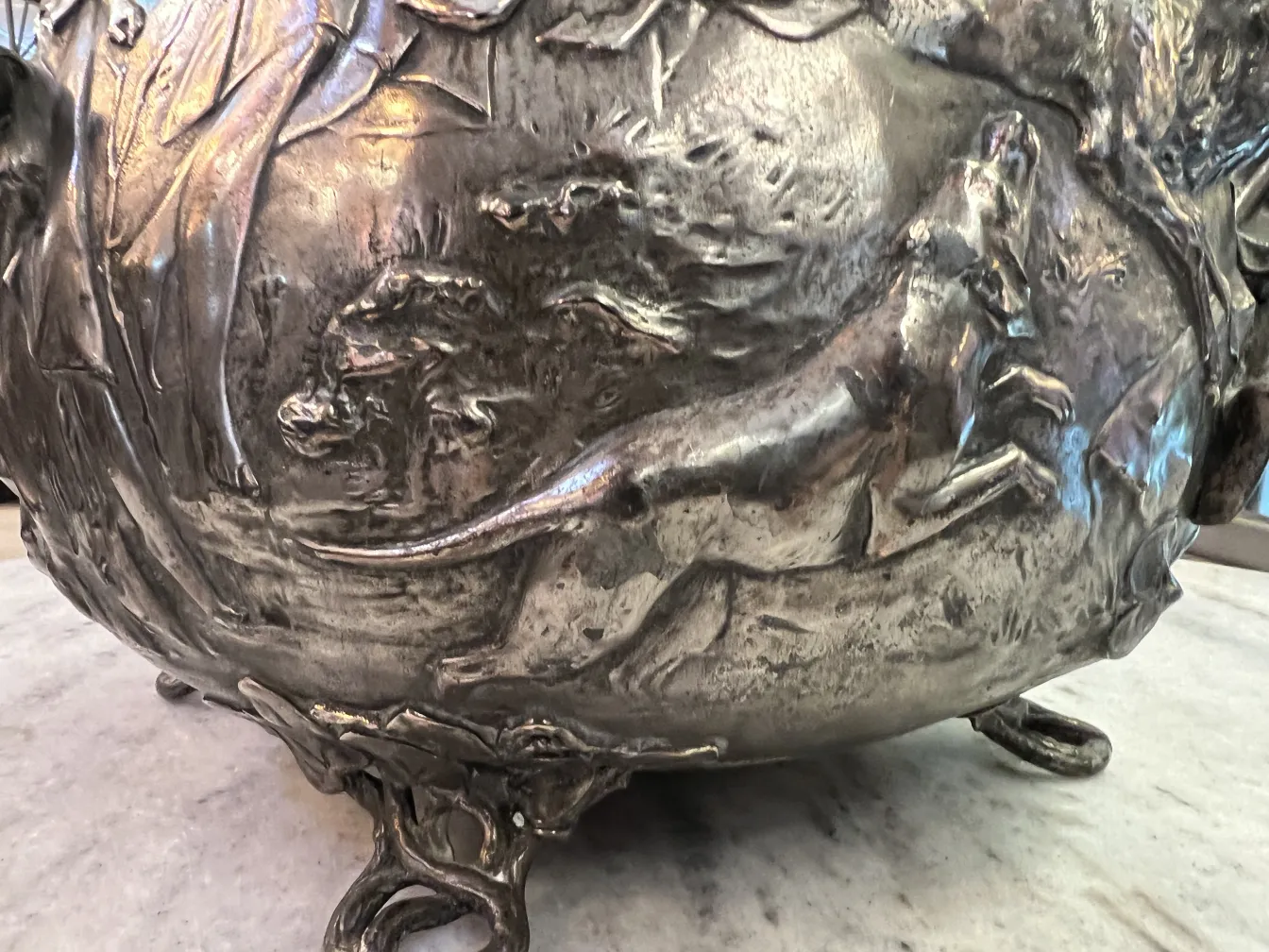 ancienne bol à punch WMF décorée de reliefs ornementaux