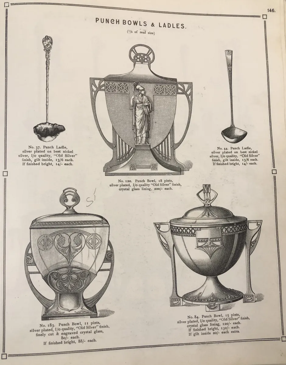 Bol à punch WMF avec design classique et élégant, ambiance ancienne.