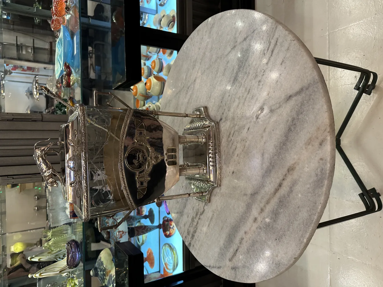 Ponchera WMF antigua con diseño elegante en acero