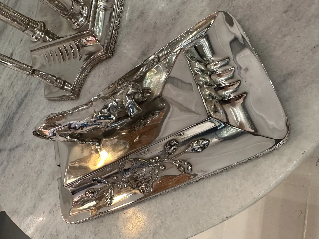 bol à punch ancien WMF avec décorations élégantes et aspect brillant