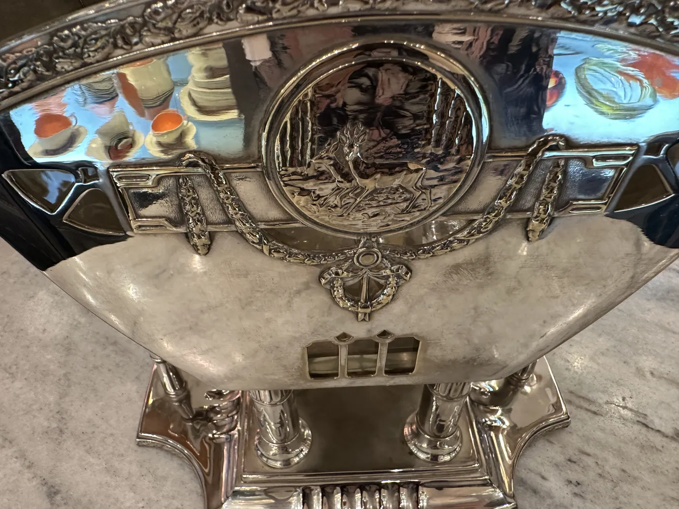 ancienne bol à punch WMF avec décorations et détails gravés