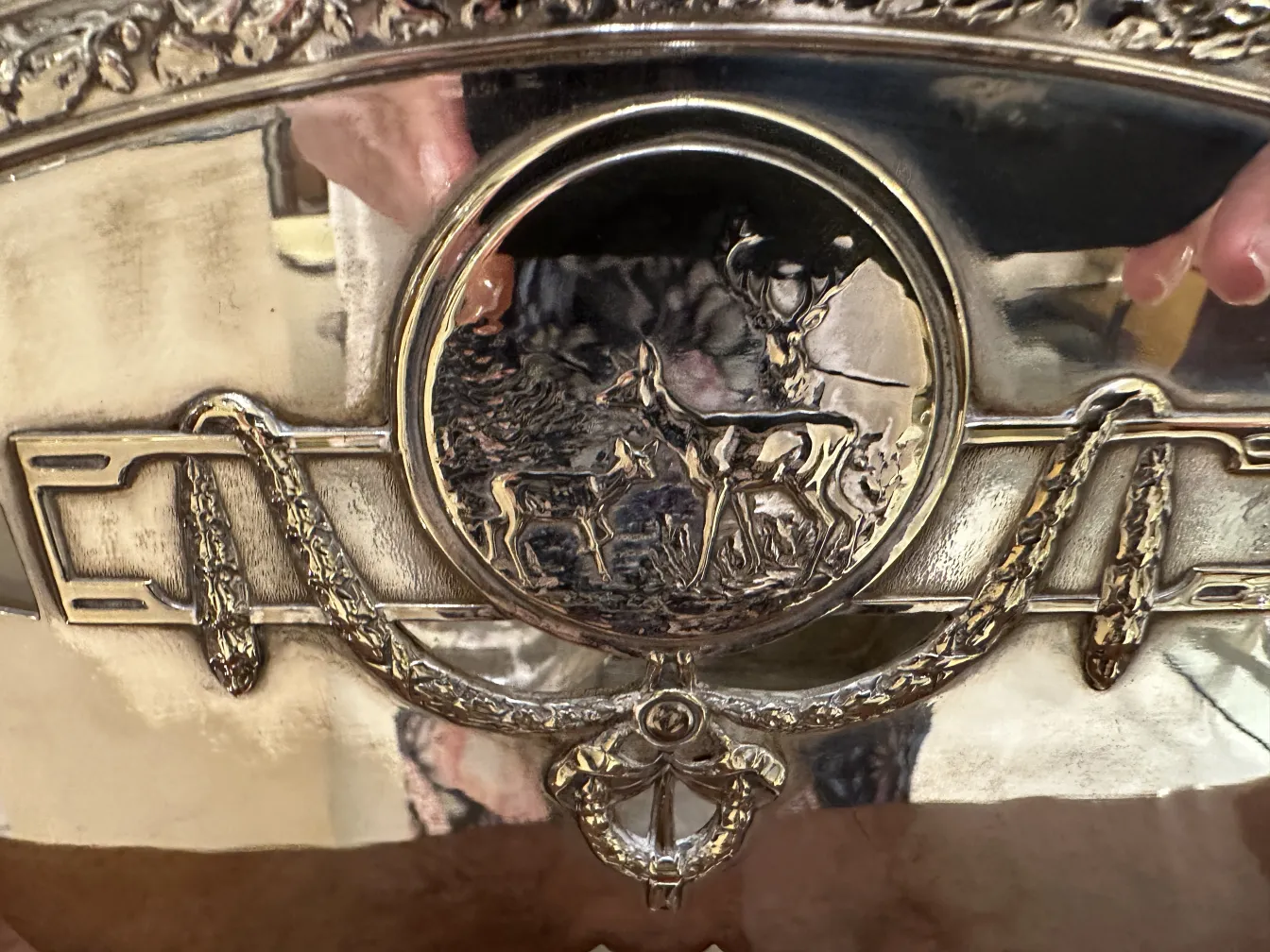 Bol à punch antique WMF avec des reliefs de cerfs