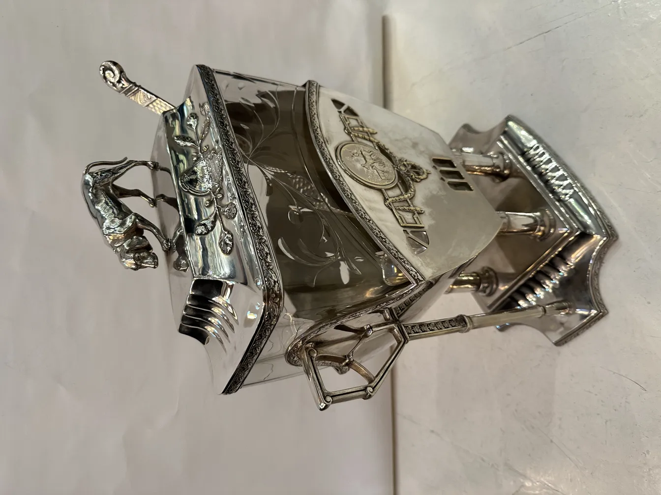 पुरानी-पंच-कटोरे-wmf-एक-विशिष्‍ट-शिल्‍प-के-साथ