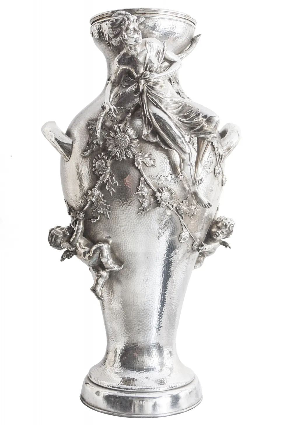 vaso antico Orivit con dettagli e figure intricate