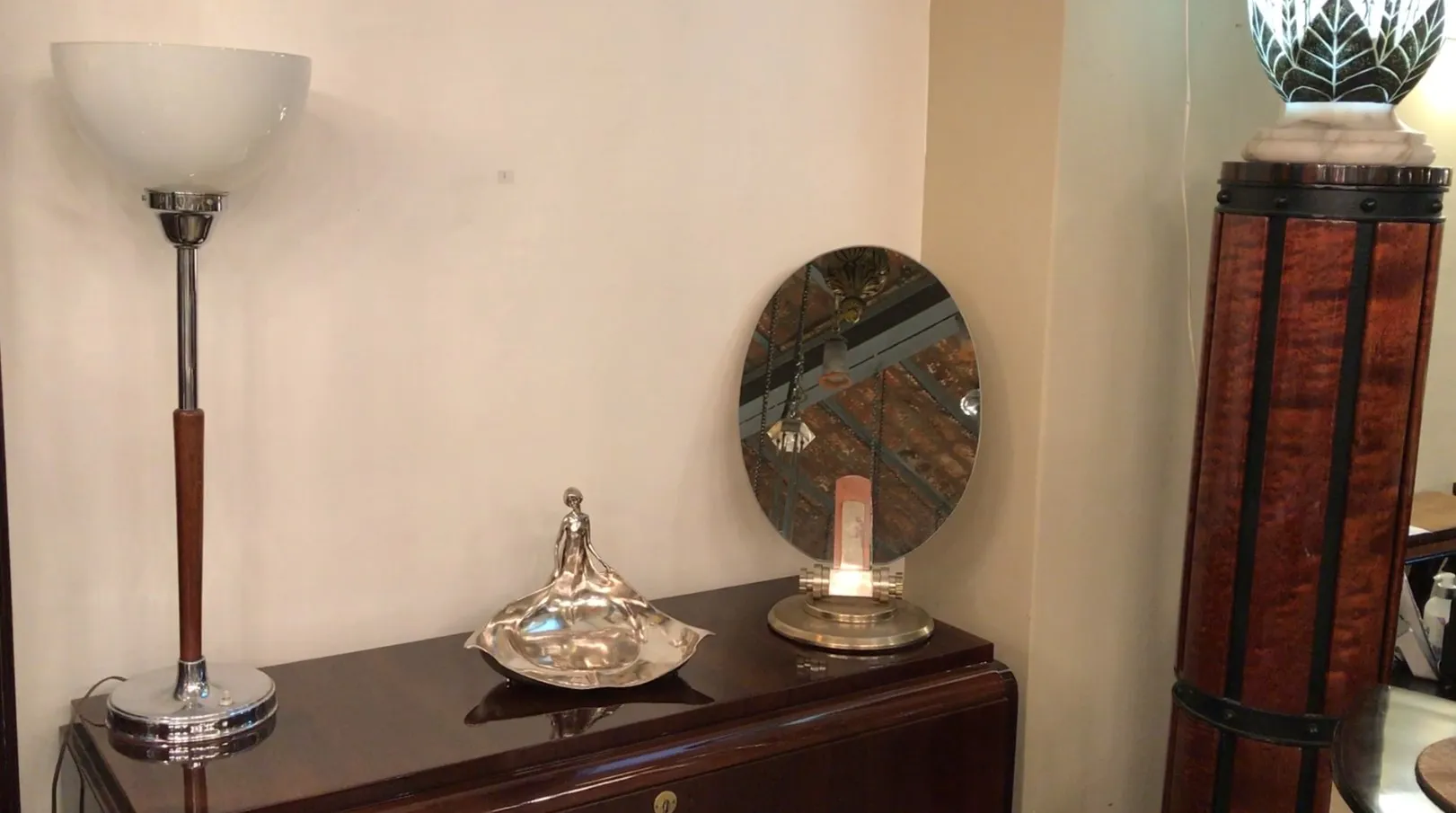 优雅展示的古董卡片托盘ORIVIT