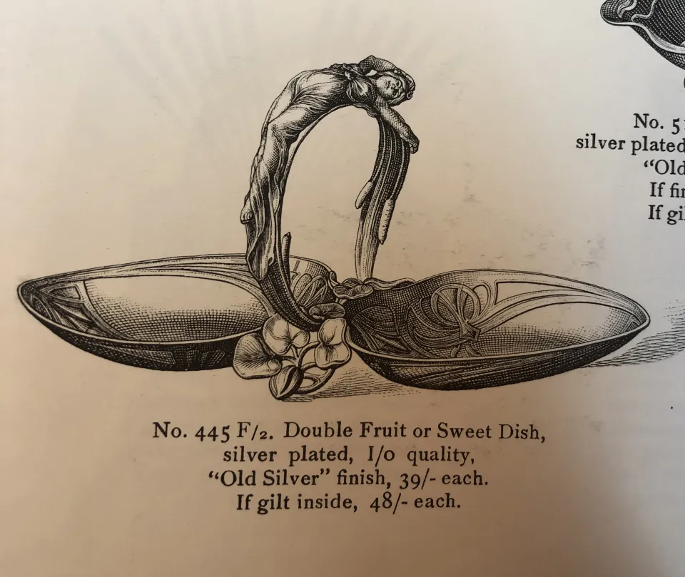 plateaux de carte ancien wmf avec détails décoratifs en fleurs