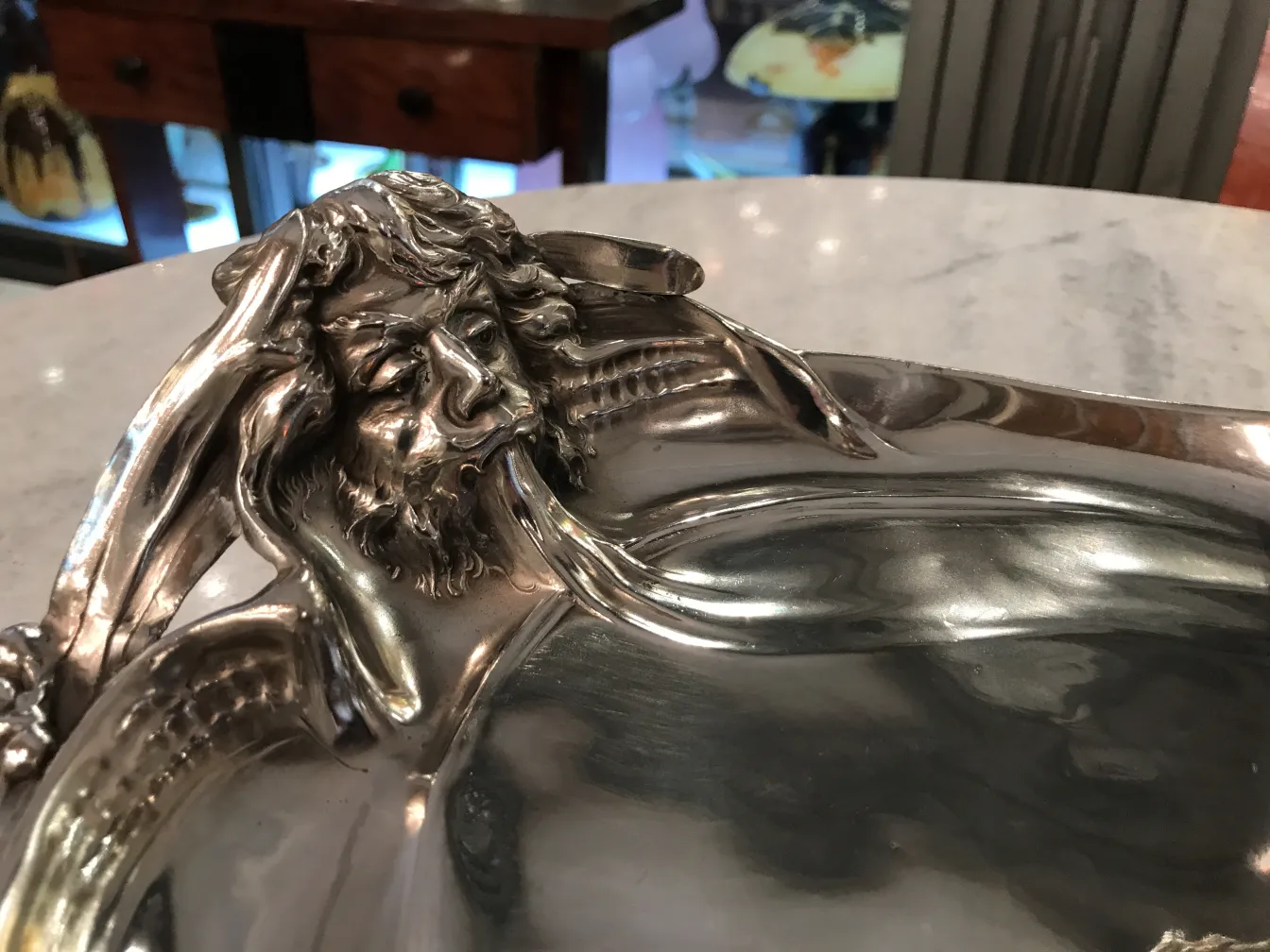 антикварный лоток для карточек WMF с декоративными краями и блестящей поверхностью