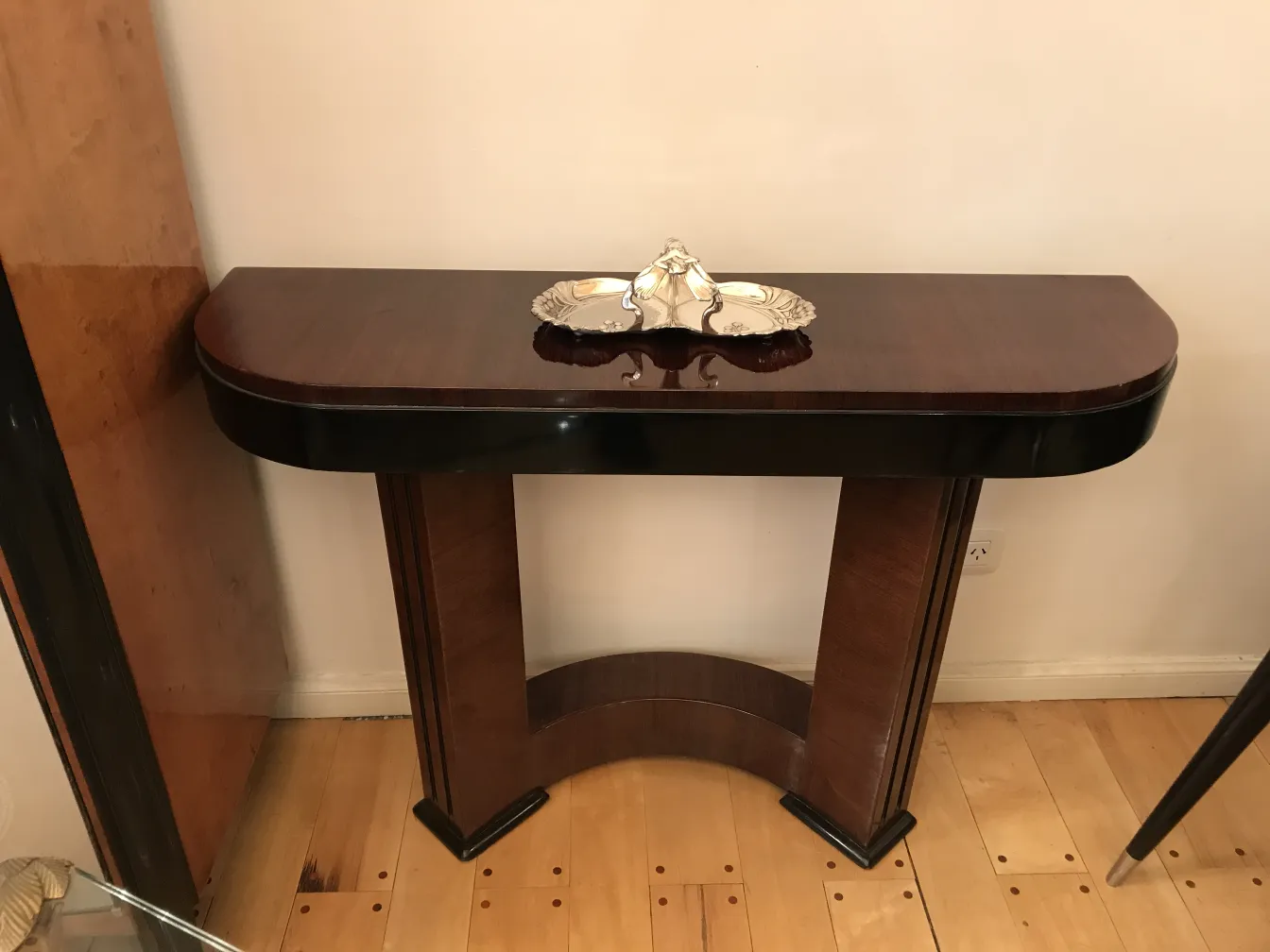 앤티크 편지 트레이 WMF, 장식적인 가장자리가 있는 우아한 설정에서.