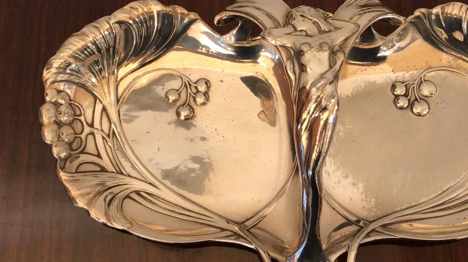 bandeja de cartas antiga WMF com belos detalhes e relevo