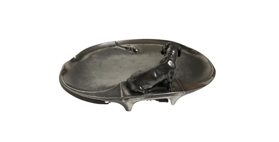 bandeja antigua con figura de perro para cartas