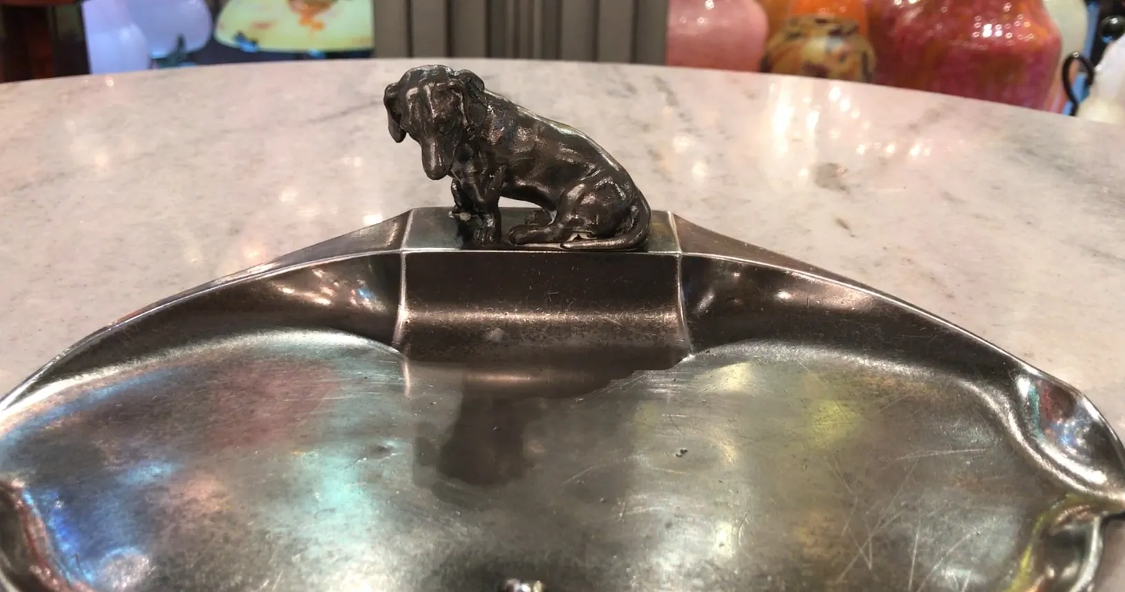 plateaux de carte antique WMF avec figure de chien.