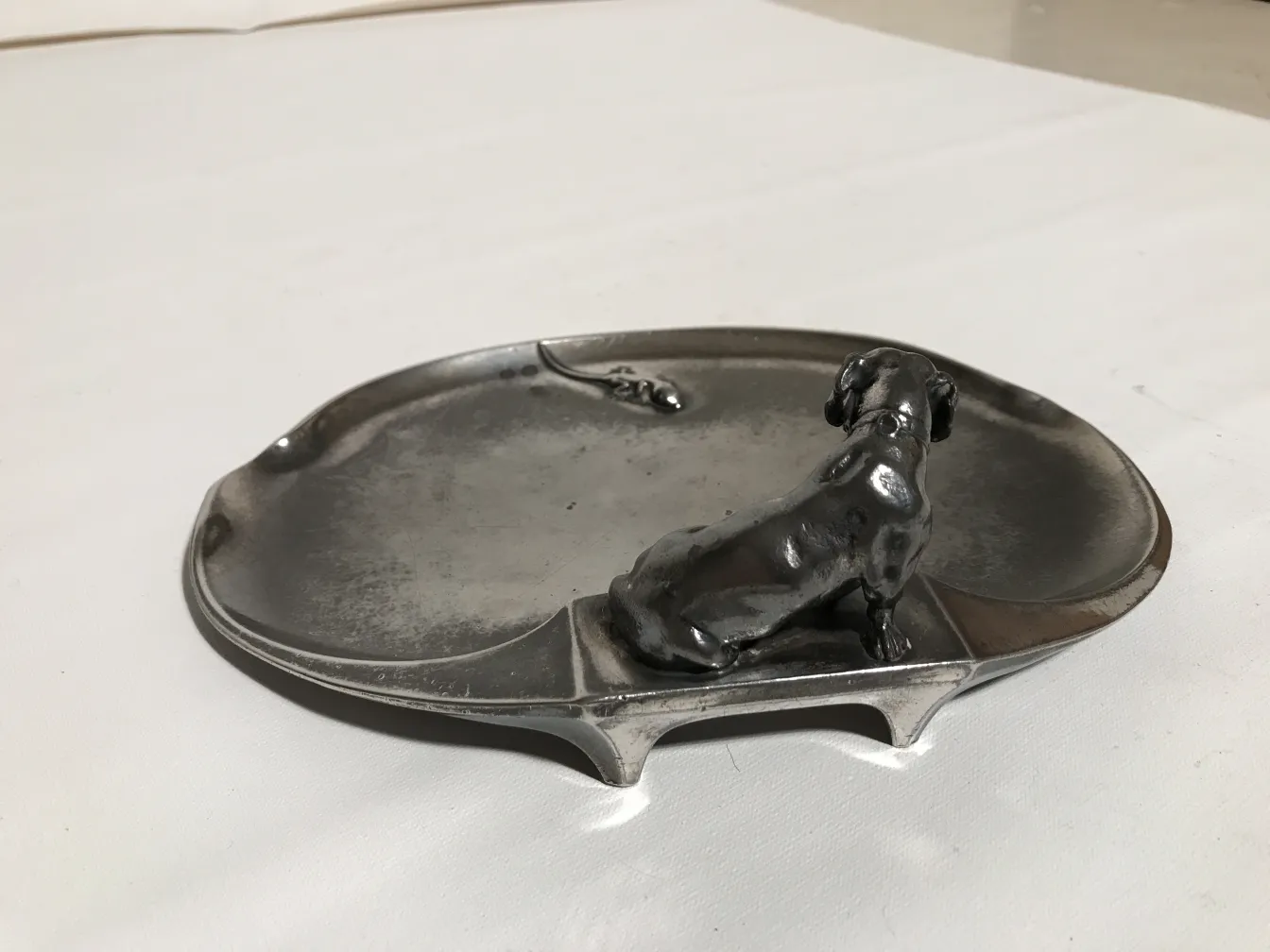 bandeja de cartas antigua WMF con figura de perro y ratón