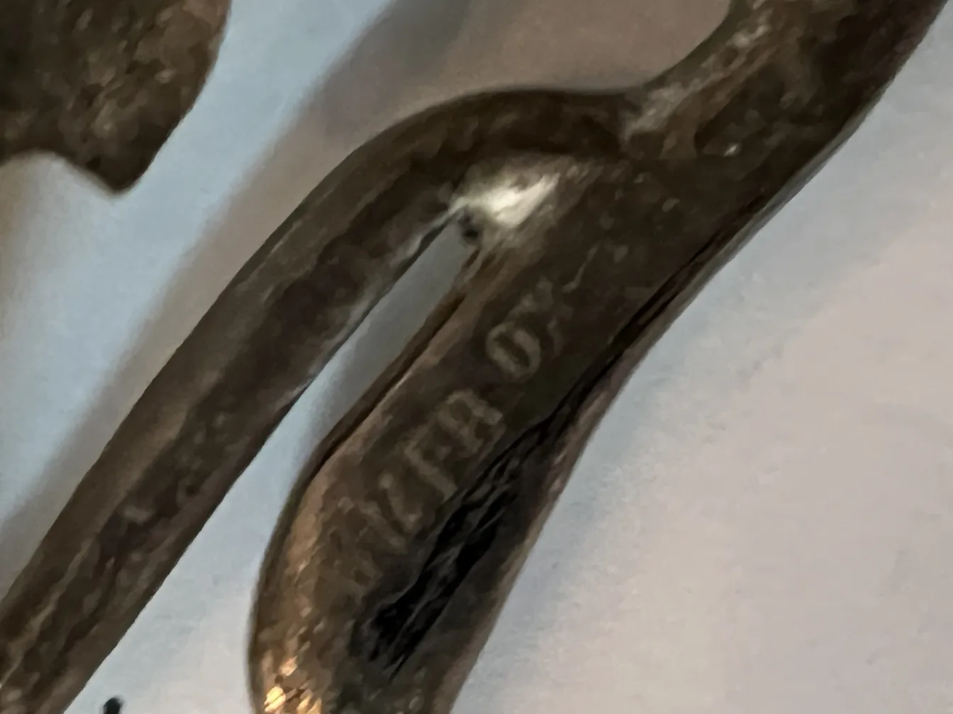 アンティークレタートレイWMF、ユニークなデザインで書類整理に最適、居心地の良い雰囲気。