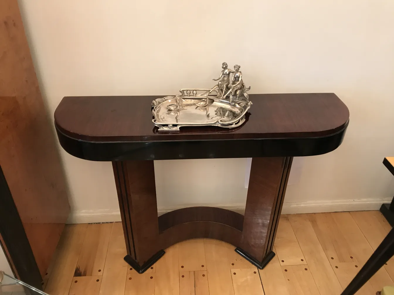 antikes Kartenfach WMF auf eleganter Tisch