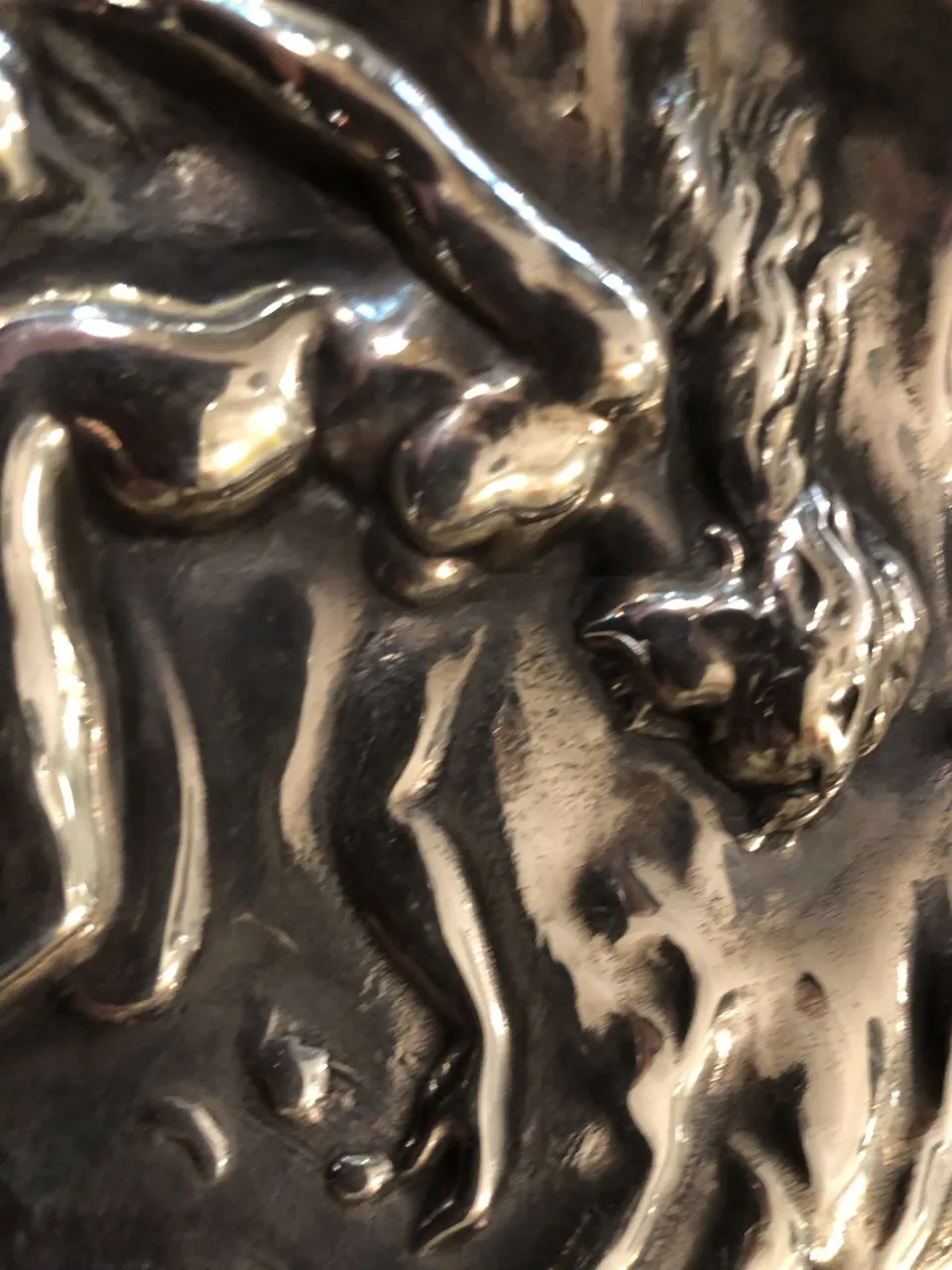 Antikes Kartenfach WMF mit gravierten Details, elegant und funktional, ideal zum Organisieren von Dokumenten.