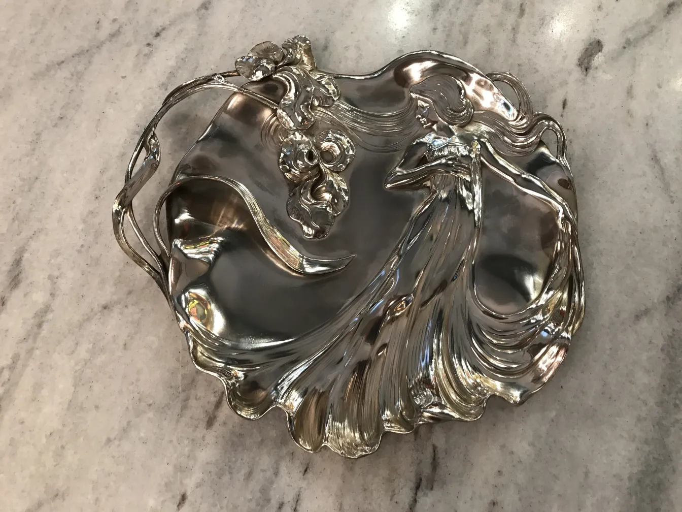 plateau ancien WMF pour cartes avec design décoratif