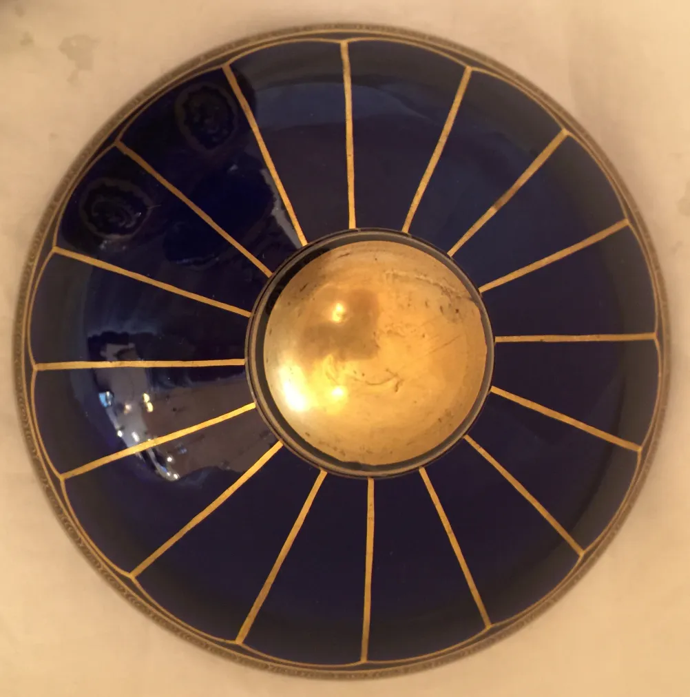 प्राचीन कैंडी डिश गोल आकृति, नीला और सुनहरा