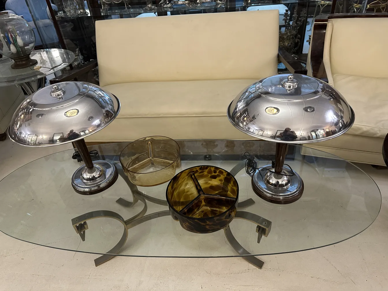 fauteuil ancien confortable dans une ambiance élégante