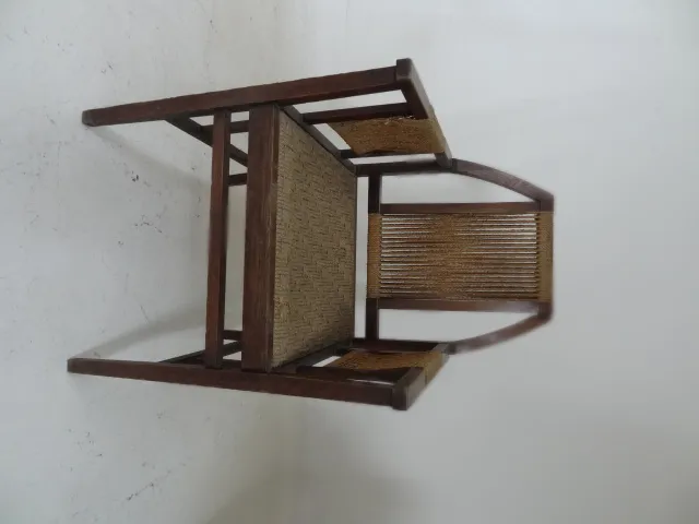 fauteuil de bureau ancien avec assise tissée et dossier droit