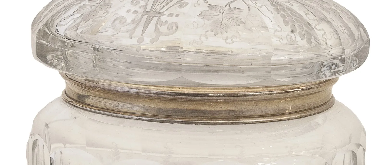 Antike bonbonschale mit dekorativem deckel und elegantem design