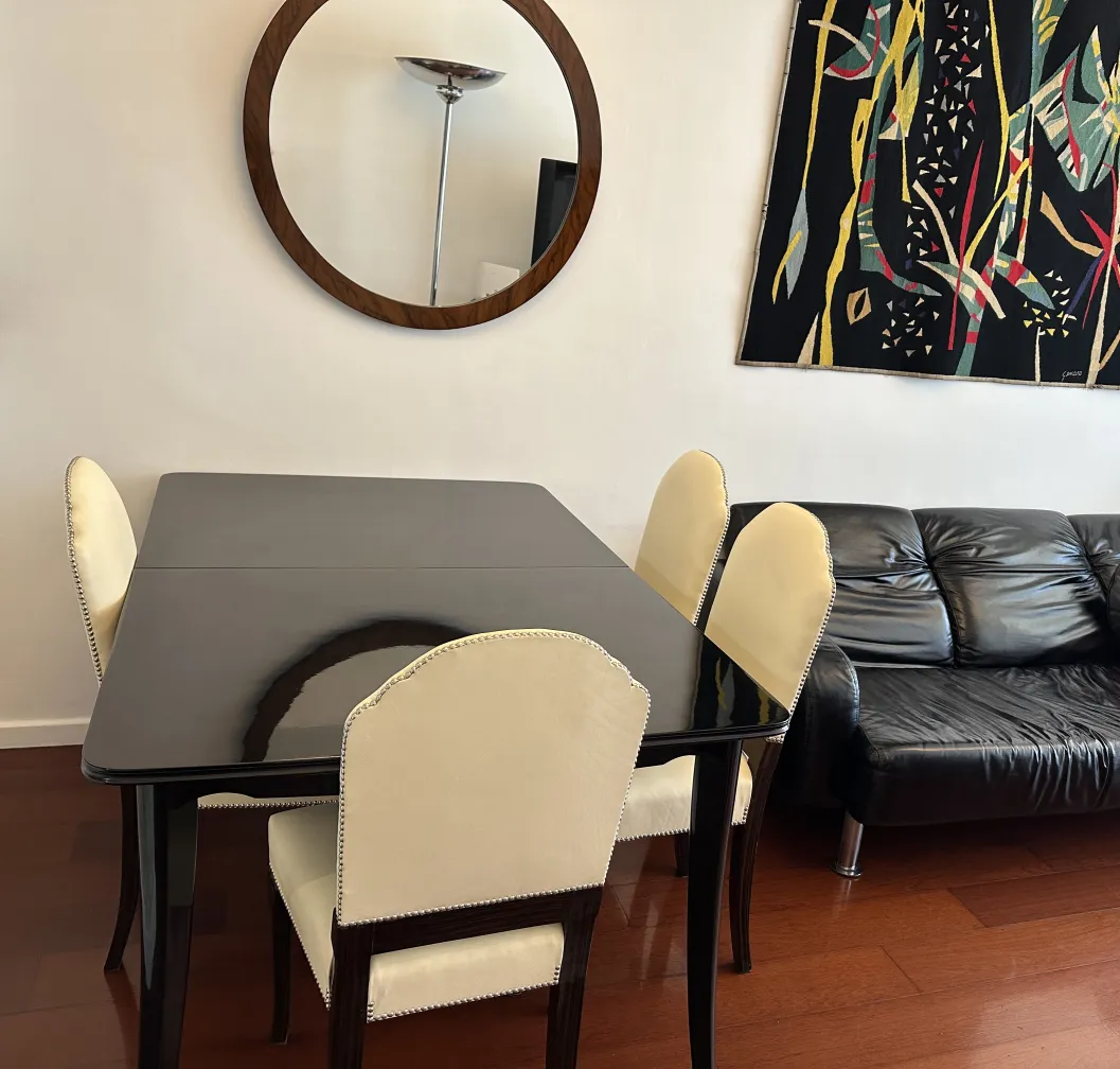 Набор из 6 античных стульев с классическим дизайном и светлой обивкой