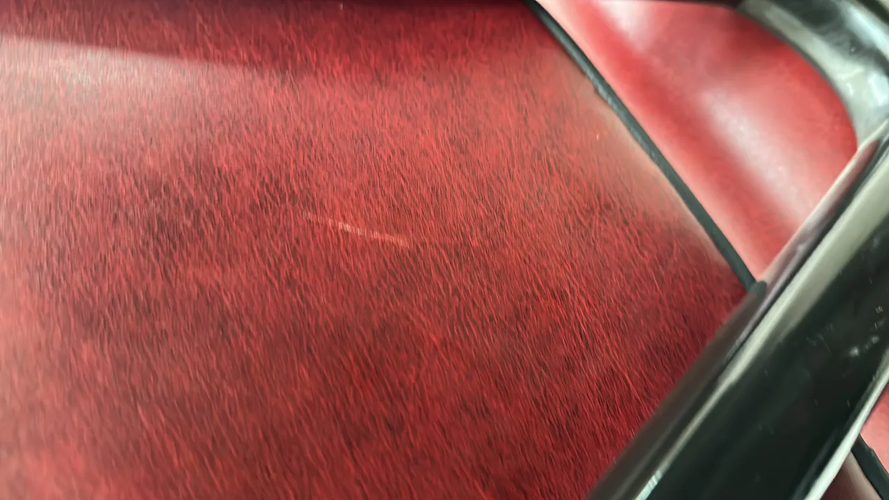 12 sillas antiguas con acabado decorativo y estilo clásico