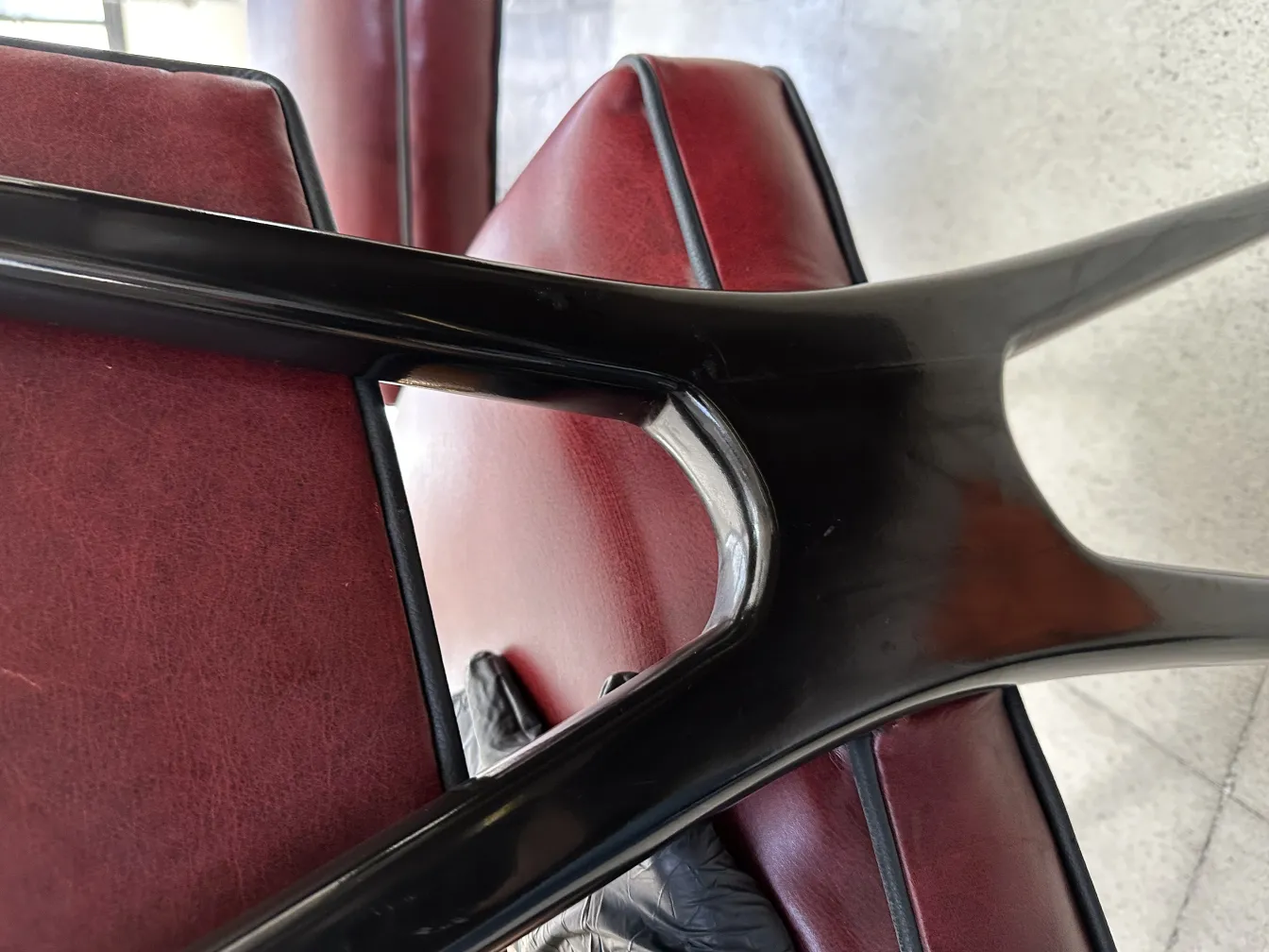 12 antique chairs with padding in a decorative setting