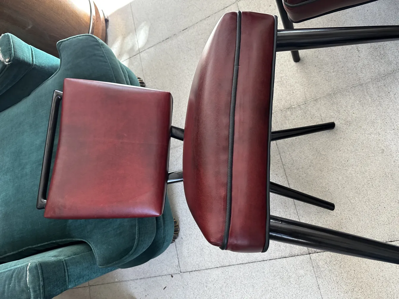 Top view of 12 antique chairs with details in the surroundings