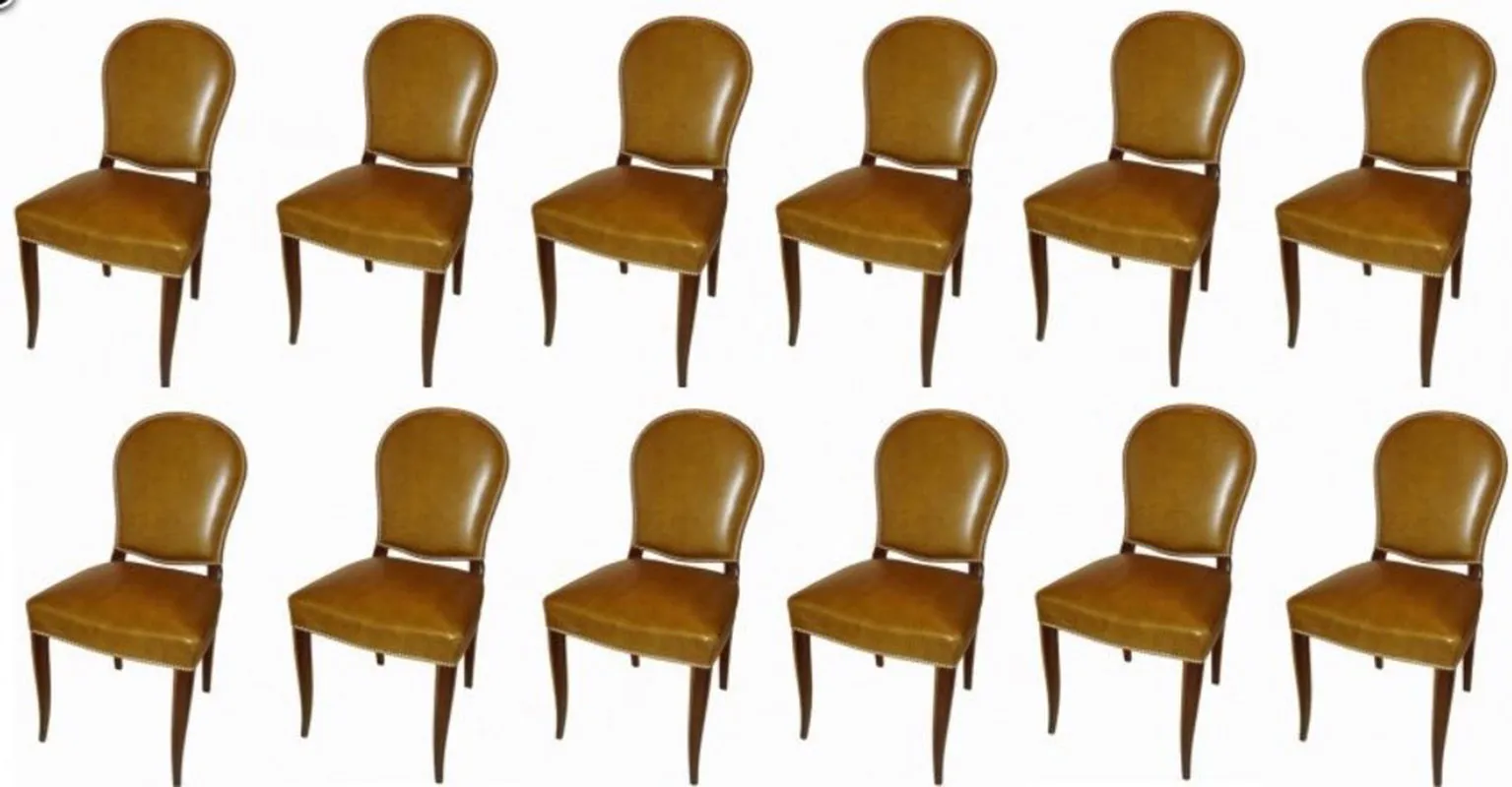 Ensemble de 12 chaises anciennes parfaites pour dîner