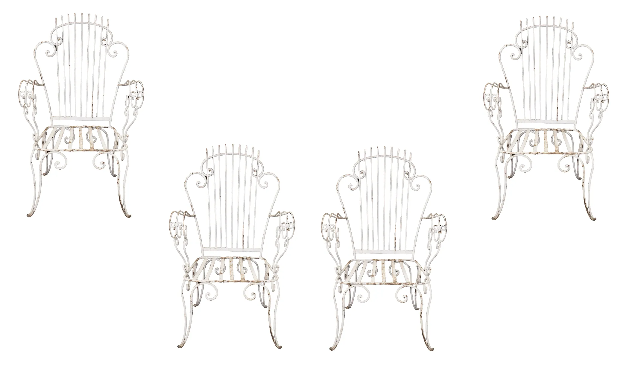 cuatro sillones de jardin antiguos blancos con detalles decorativos