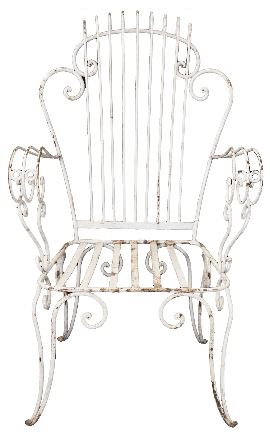 Sillones de jardín antiguos con un diseño decorativo.