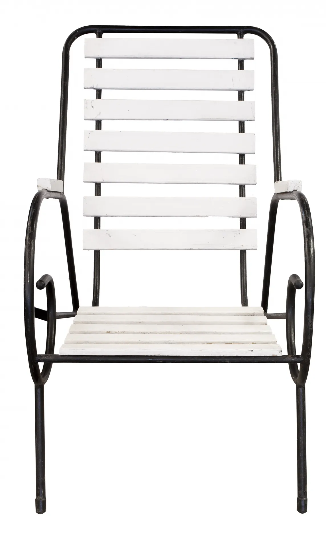 8 fauteuils de jardin anciens avec cadre en métal et design classique.