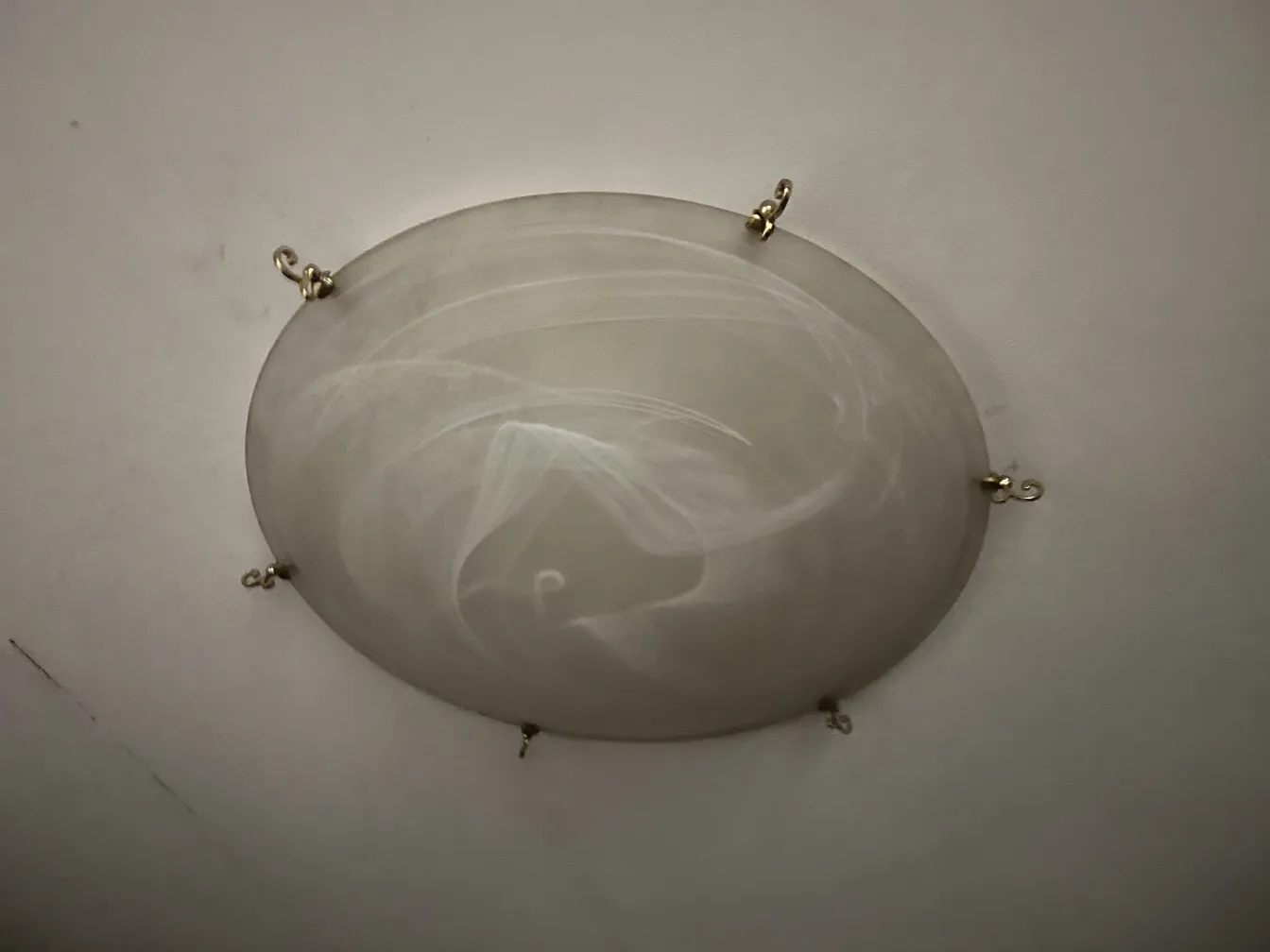 古いシーリングライト、繊細なデザイン