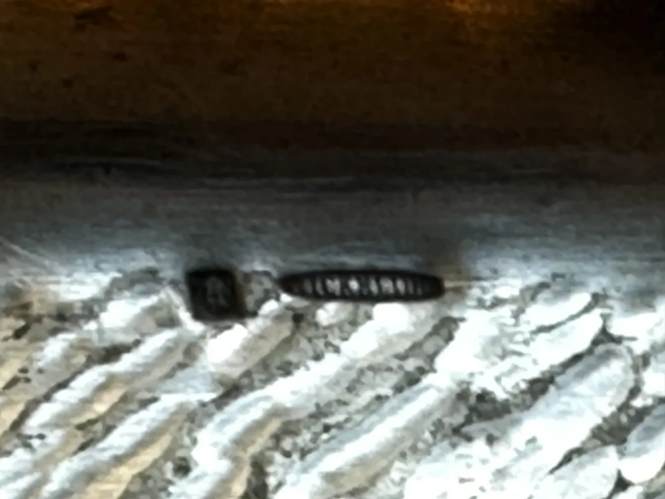 우아한 디자인과 세부정보가있는 고 풍스러운 쟁반