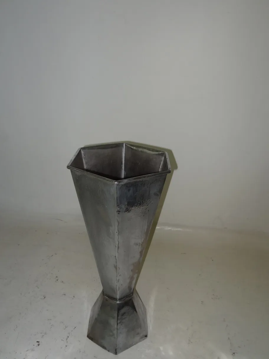 suporte para guarda-chuva antigo de metal em desenho hexagonal, decorativo